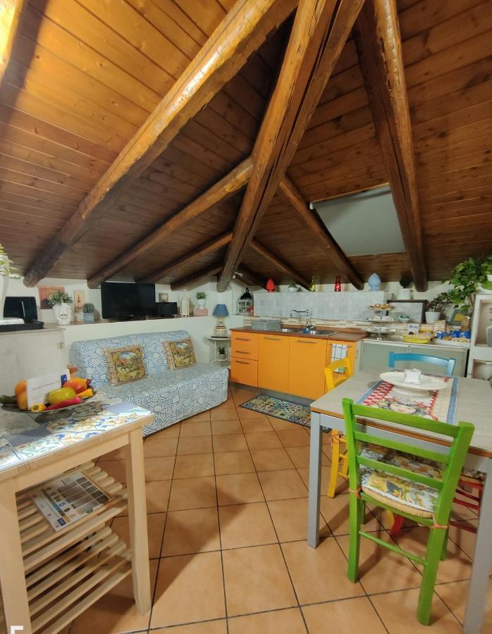 La Mansarda Di Ninni カターニア エクステリア 写真